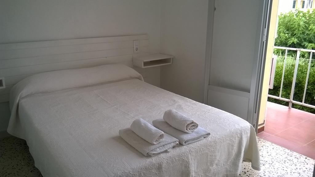Hostal Paris Ciutadella Ciutadella  Δωμάτιο φωτογραφία